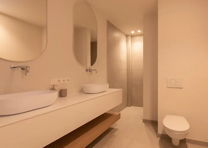 Deluxe 4 With Casino View At The And Free Parking